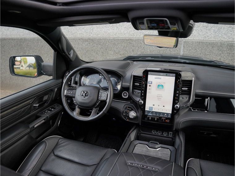 Vehicle Image 35