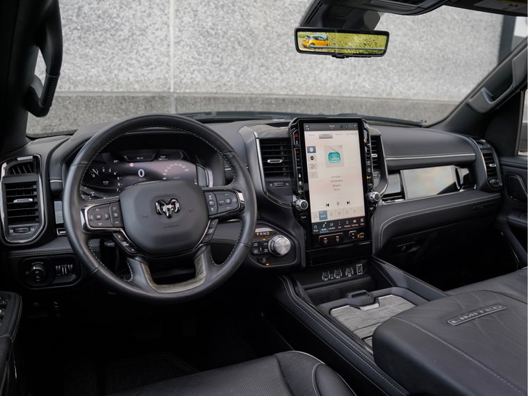 Vehicle Image 38