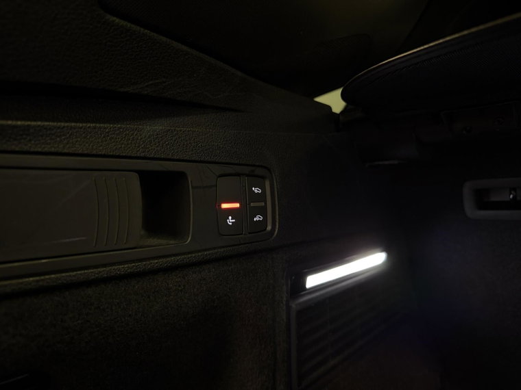 Vehicle Image 26