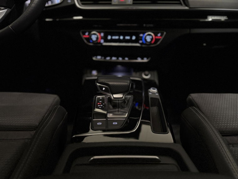 Vehicle Image 45