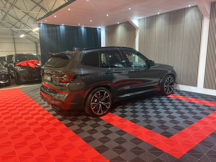 Vehicle Image 12