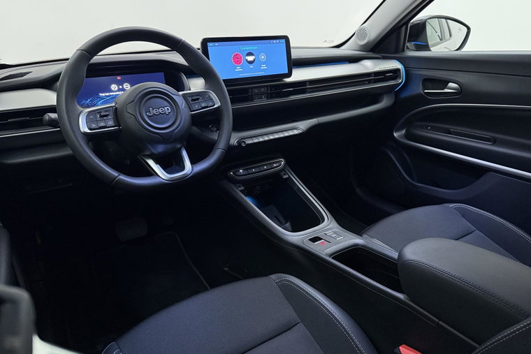 Vehicle Image 16