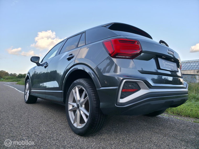 Vehicle Image 35