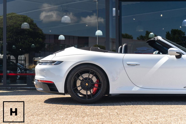 Vehicle Image 25