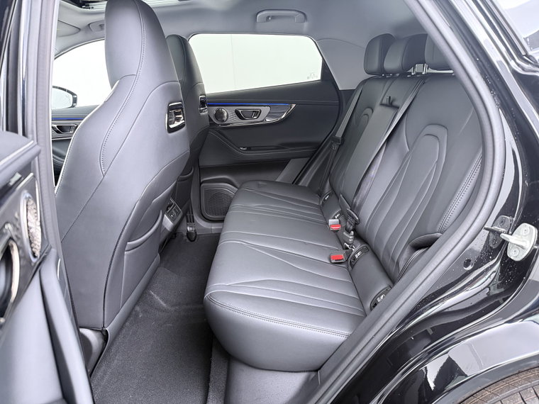 Vehicle Image 33