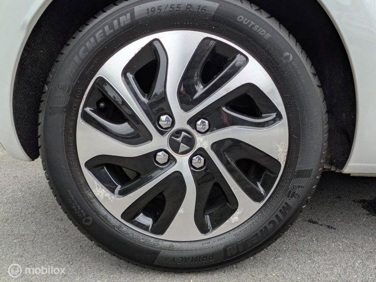 Vehicle Image 21