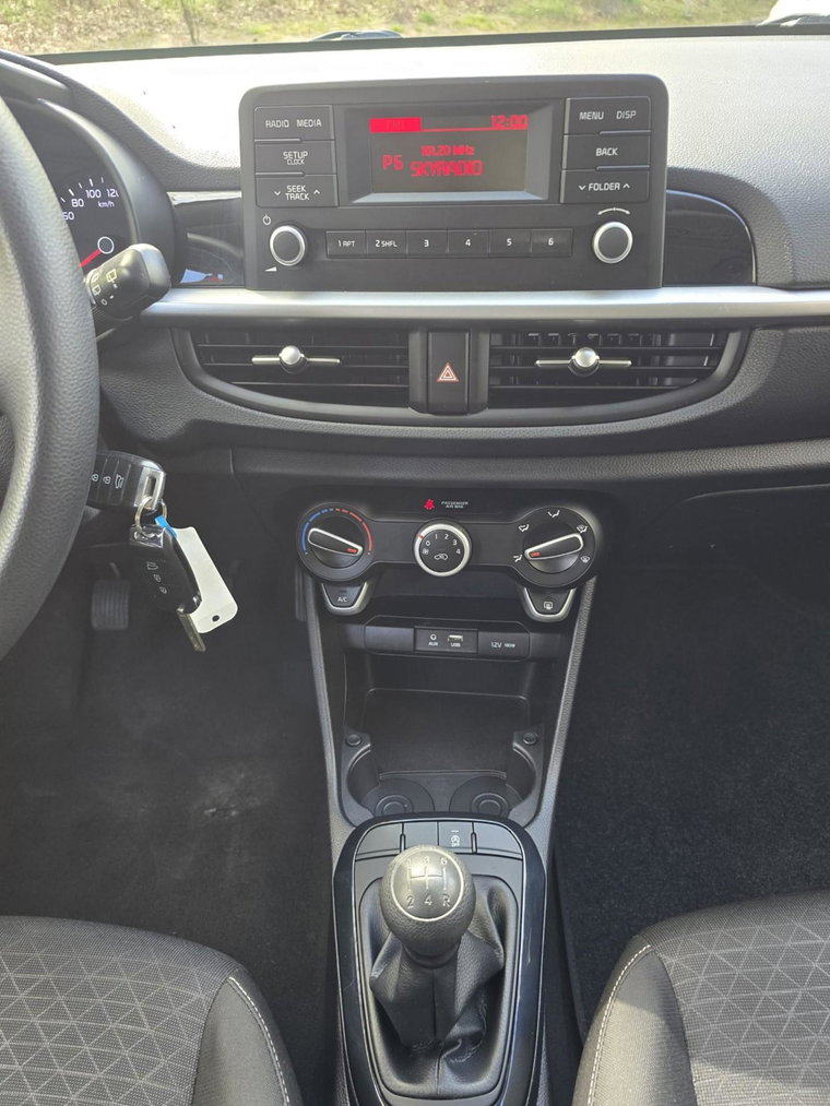 Vehicle Image 25