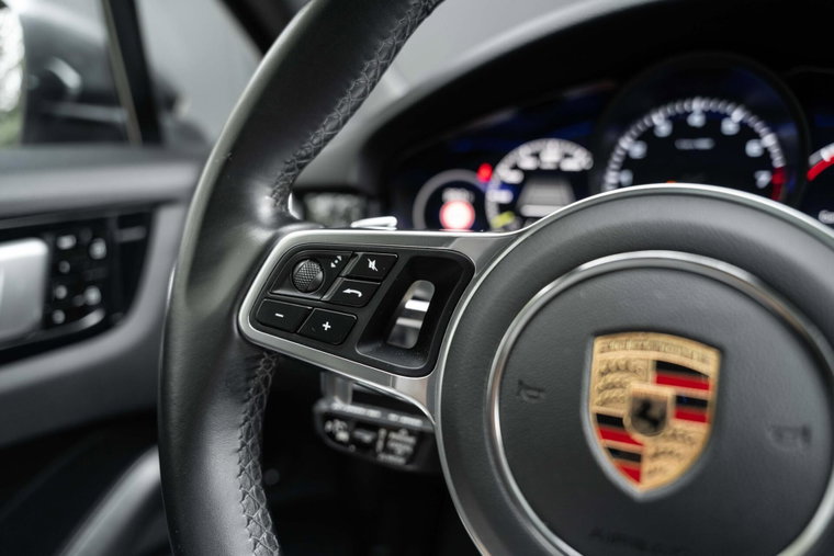 Vehicle Image 35
