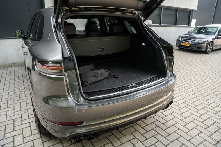 Vehicle Image 50