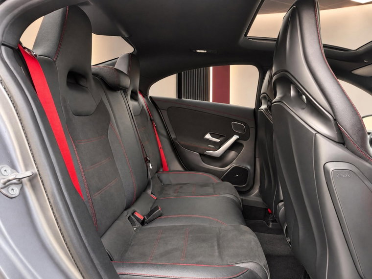 Vehicle Image 38