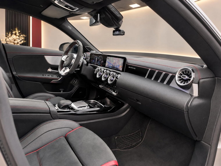 Vehicle Image 40