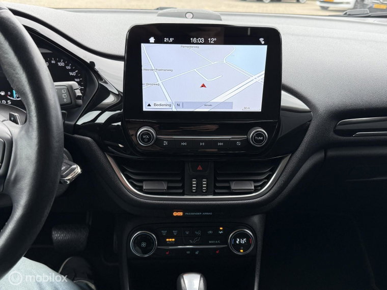 Vehicle Image 16