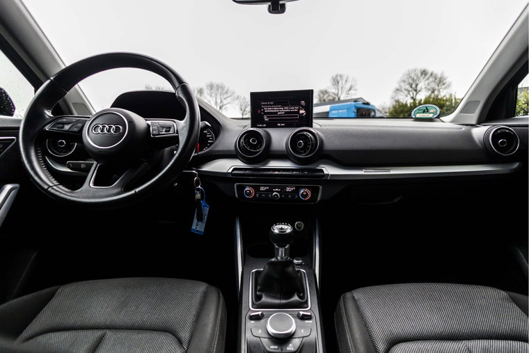 Vehicle Image 30