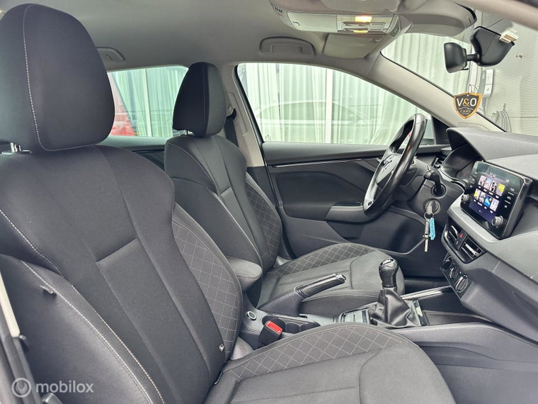 Vehicle Image 12