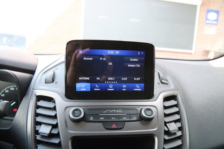 Vehicle Image 18