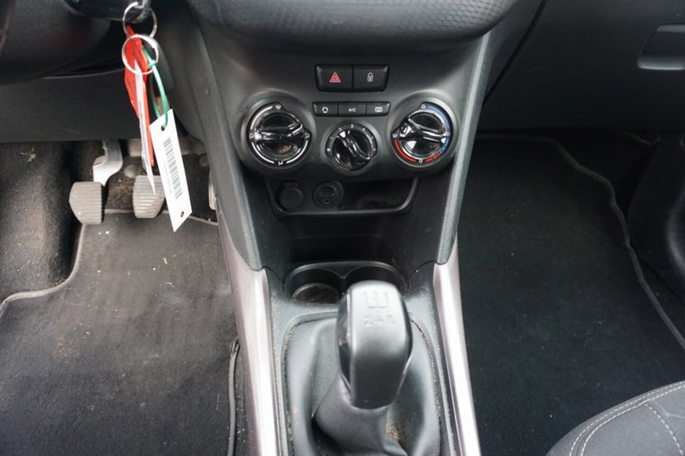 Vehicle Image 17