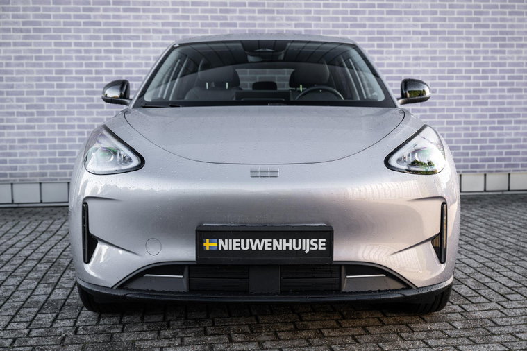 Vehicle Image 9