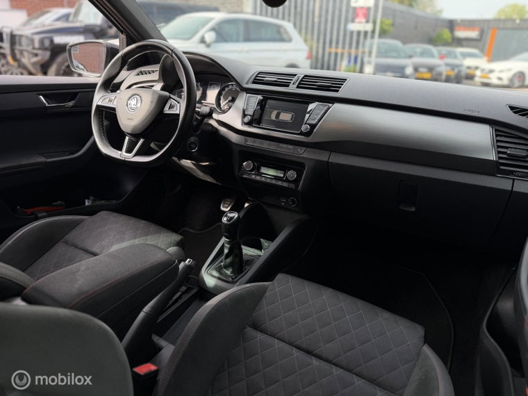 Vehicle Image 16