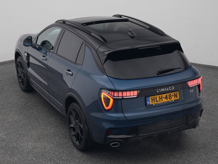 Vehicle Image 25