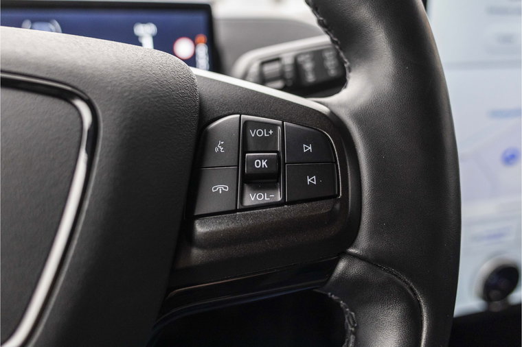 Vehicle Image 35