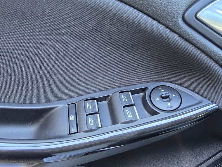 Vehicle Image 34