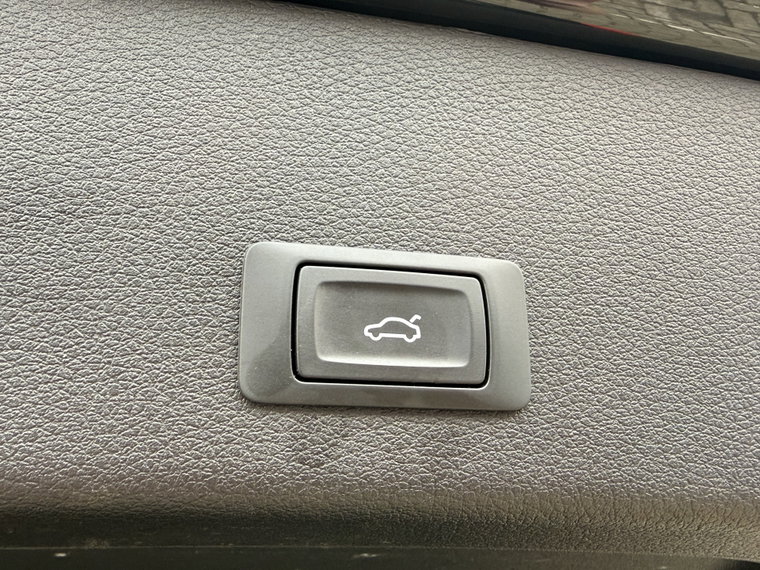 Vehicle Image 52
