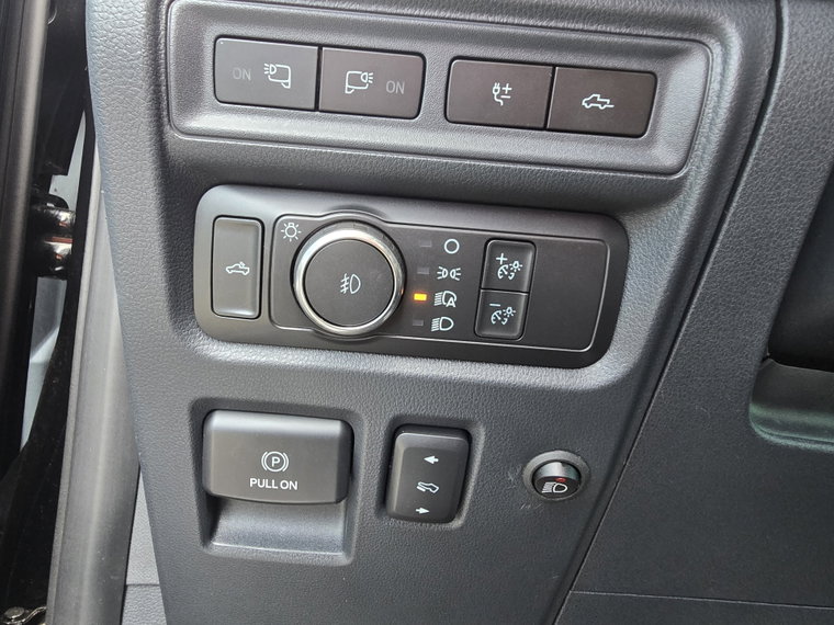 Vehicle Image 17
