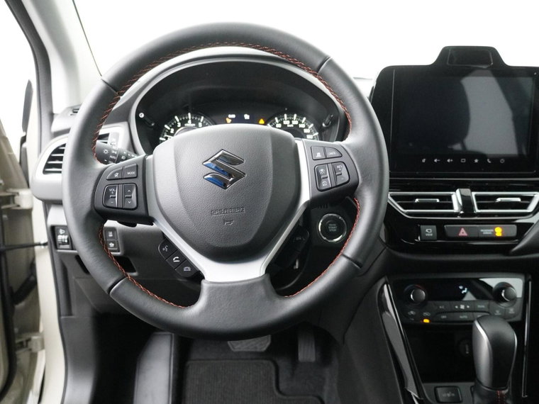 Vehicle Image 12