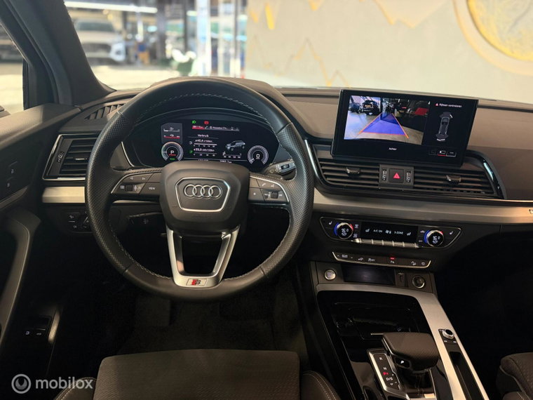 Vehicle Image 16