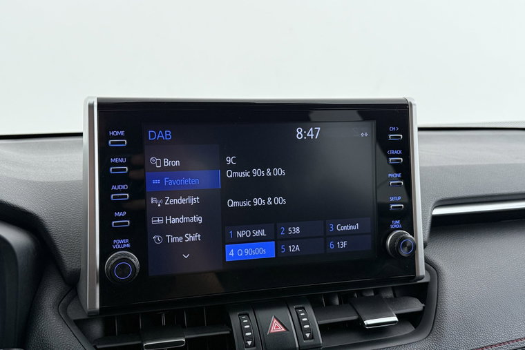 Vehicle Image 25