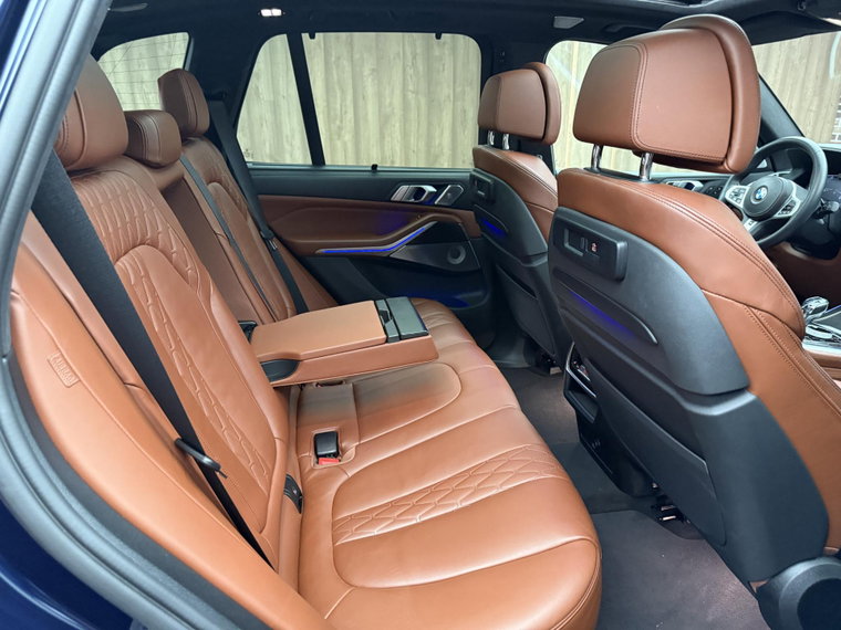 Vehicle Image 38