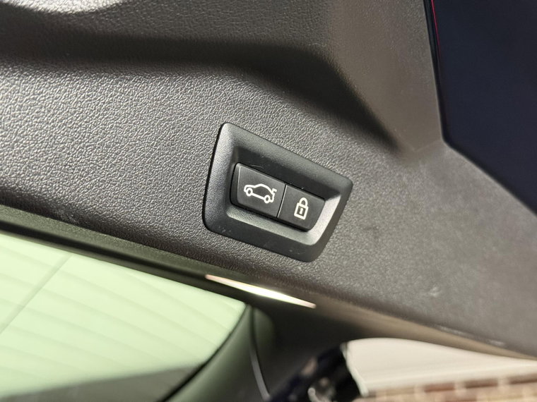 Vehicle Image 39