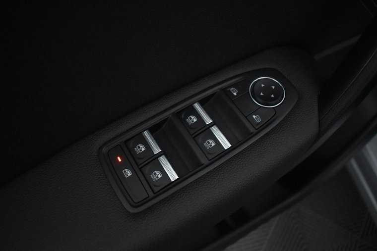 Vehicle Image 40