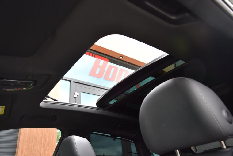 Vehicle Image 28