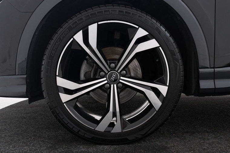 Vehicle Image 36