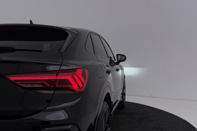 Vehicle Image 40