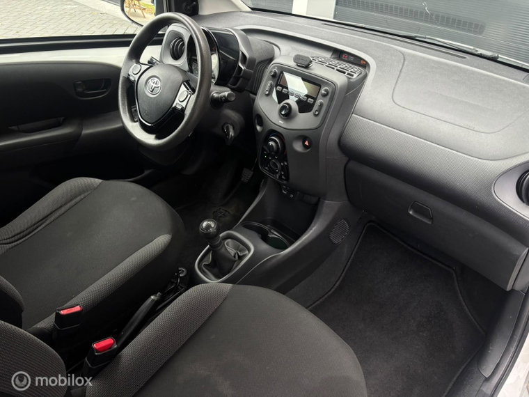Vehicle Image 14
