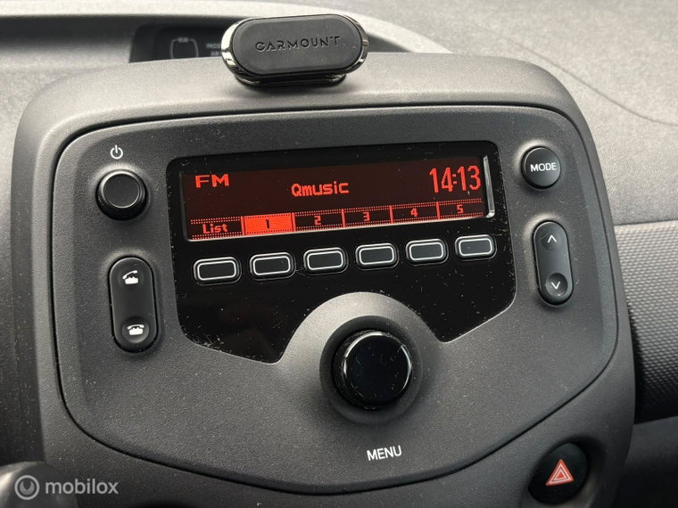 Vehicle Image 21