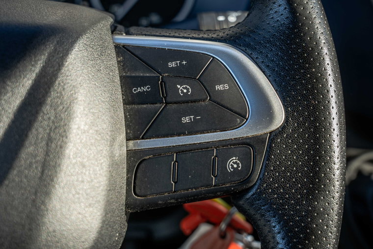 Vehicle Image 16