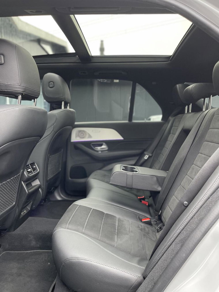 Vehicle Image 37