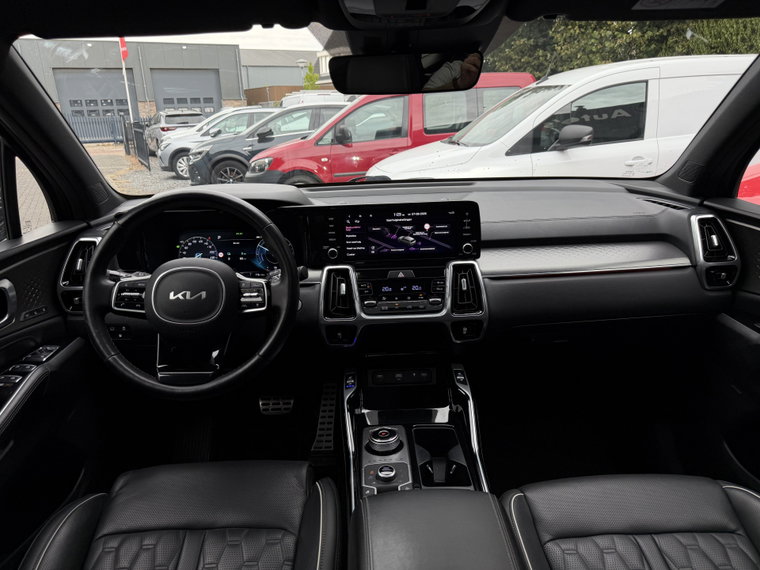 Vehicle Image 32