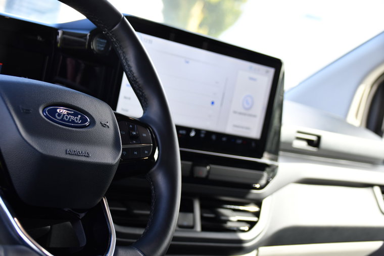 Vehicle Image 13