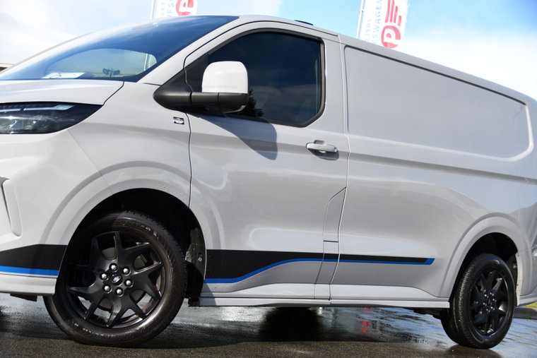 Vehicle Image 35