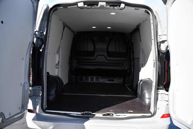 Vehicle Image 38