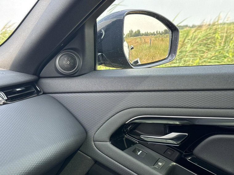 Vehicle Image 28