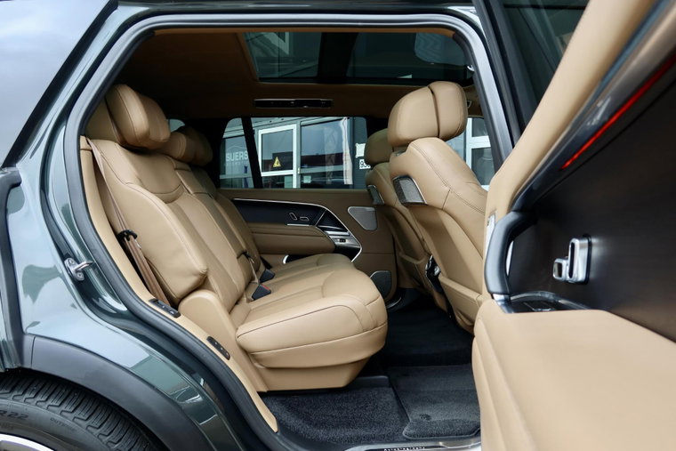 Vehicle Image 8