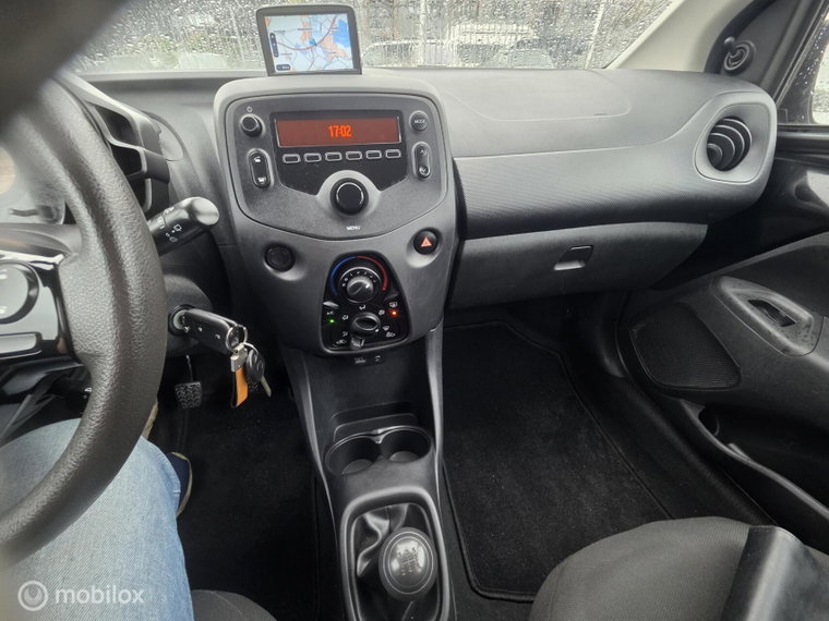 Vehicle Image 14