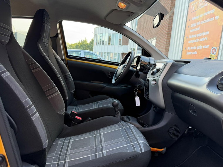 Vehicle Image 18