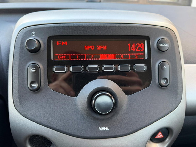 Vehicle Image 29