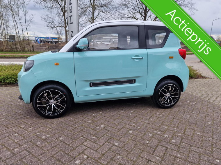 Vehicle Image 23